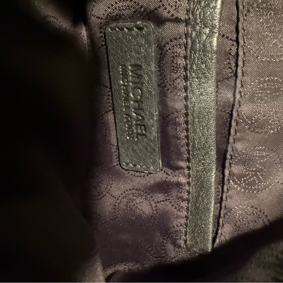 Michael Kors Black Pebbled Leather Crossbody Bag With Front Zipper - Picture 5 of 8